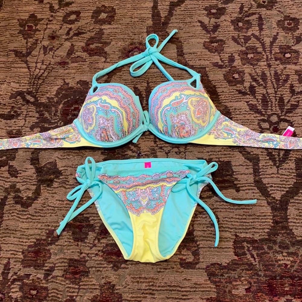 Victoria’s Secret size XS swim bottoms👙🏖